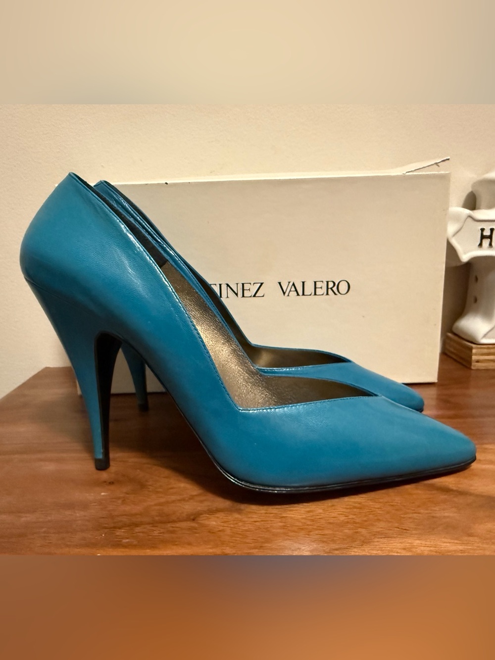 Martinez Valero Teal Blue Pointed-Toe Garzo kid leather pumps size 9B